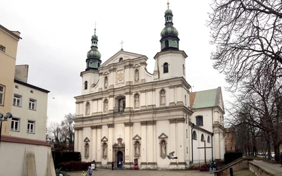 Od połowy XV w. kościół i klasztor u stóp Wawelu jest ważnym ośrodkiem pobożności. 