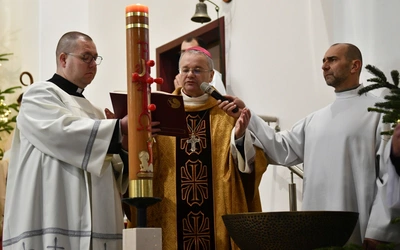 Nowa chrzcielnica i witraże u głogowskich redemptorystów