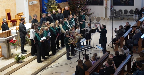 Chór Iter Dei zaprasza do muzycznej podróży po świecie