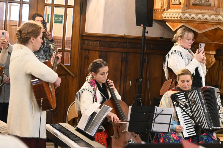 Z kolędowym repertuarem