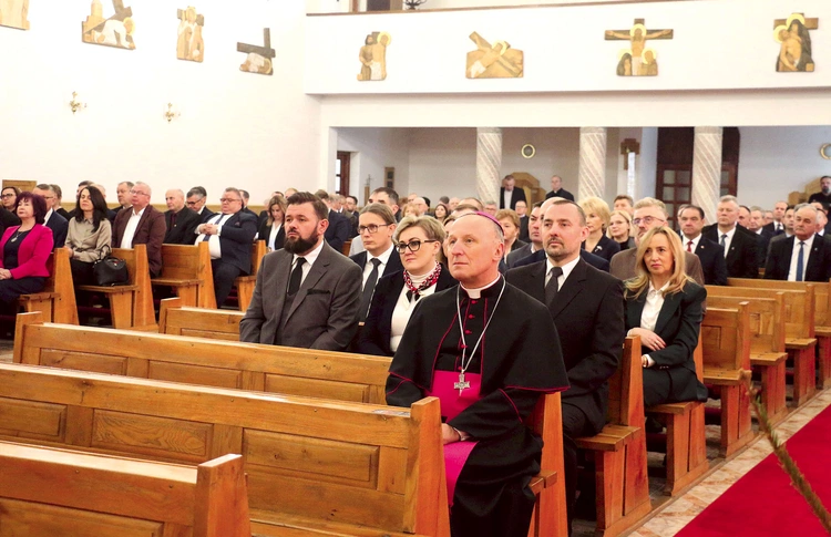 Na zaproszenie bp. Marka Solarczyka odpowiedziało ok. 120 osób.