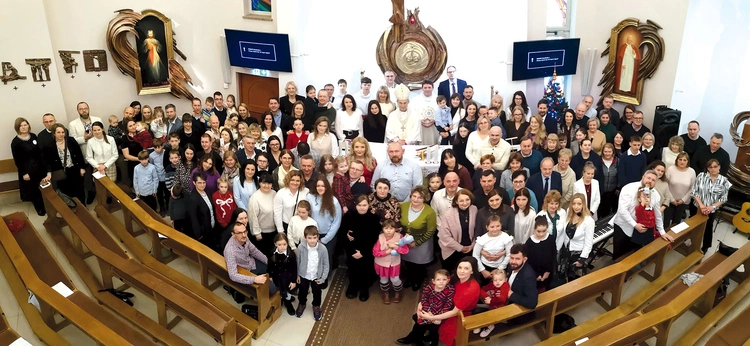 Na spotkanie przyjechali też rodzice z dziećmi. 
