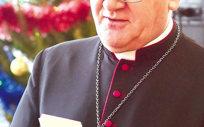 – Niech wszystko będzie przeniknięte myślą Bożą, a Jezus będzie wskazówką życia – życzył metropolita. 