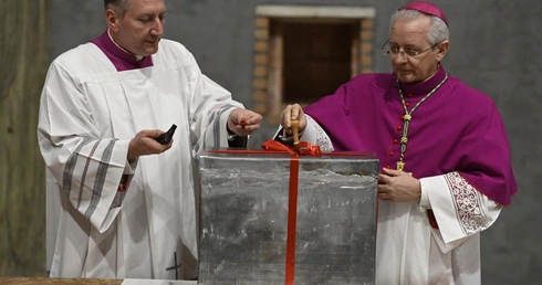 Zamurowano Drzwi Święte w Bazylice Watykańskiej