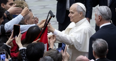 Watykan: Leon XIV dokonuje przeglądu „specjalnych uprawnień” dotyczących przeniesienia duchownych do stanu świeckiego