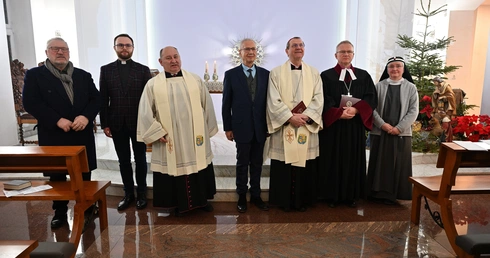 Pokój zaczyna się od uścisku dłoni