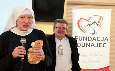 Zdążyć przed spustoszeniem. Nie zważają na bardzo trudną sytuację na Wschodzie, regularnie docierają tam z transportami