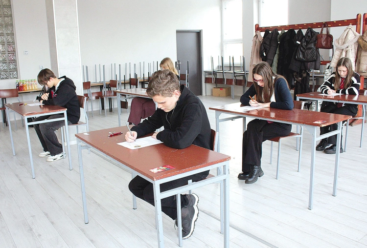 Na rozwiązanie pisemnego testu uczestnicy konkursu mieli 45 minut.  