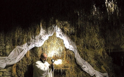 W stodole Barki w noc Bożego Narodzenia. 