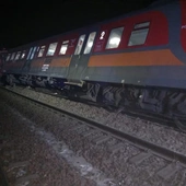 Policja: przyczyną wykolejenia pociągu w woj. małopolskim jest naturalne odłupanie szyny spowodowane mrozem