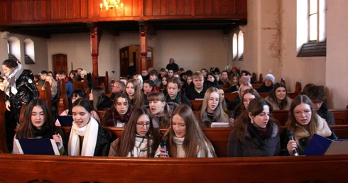 Ekumeniczne nabożeństwo młodych w kościele ewangelickim w Kędzierzynie