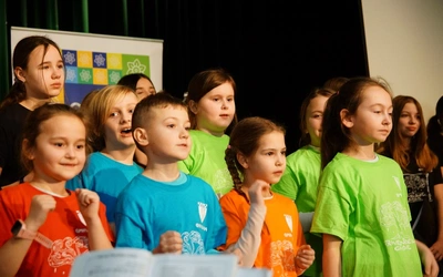 "Zasiej dobro, a wyrośnie nadzieja". Otwarcie 16. edycji Pól Nadziei w Oławie 