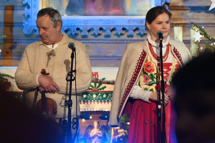 Kolędowanie z Muzyką Lassaków "Heliosów" 