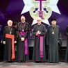  Abp Galbas i kard. Nycz zostali uhonorowani za wsparcie i zaangażowanie w działalność wojskowej diecezji.