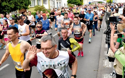 W ubiegłym roku pobiegło 600 osób z całej Polski.  Jak się zapisać? Wejdź na naszą stronę: zgg.gosc.pl.