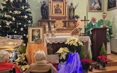 Tarnów. Powitanie obrazu i relikwii bł. Hanny Chrzanowskiej w Domu Emerytów Caritas Diecezji Tarnowskiej