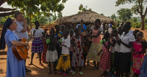 Polska Sekcja Pomocy Kościołowi w Potrzebie ma 20 lat – dziś na całym świecie modlitwy w intencji darczyńców