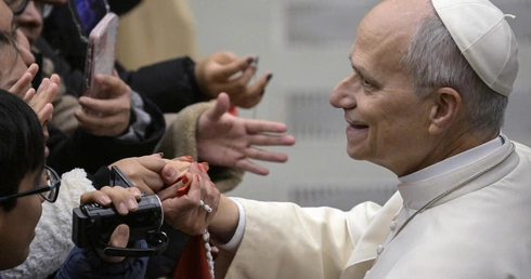 Leon XIV: Sieć, która łączy kultury, języki i charyzmaty