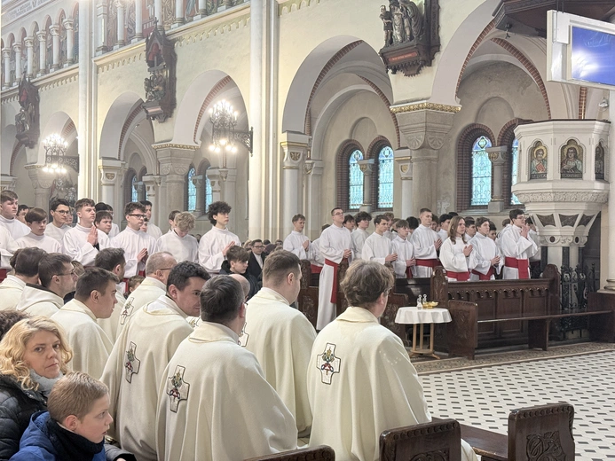 Adoracja żłóbka Liturgicznej Służby Ołtarza