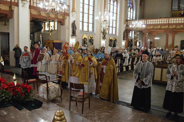Inscenizacja sakry biskupiej ks. Teodora Kubiny