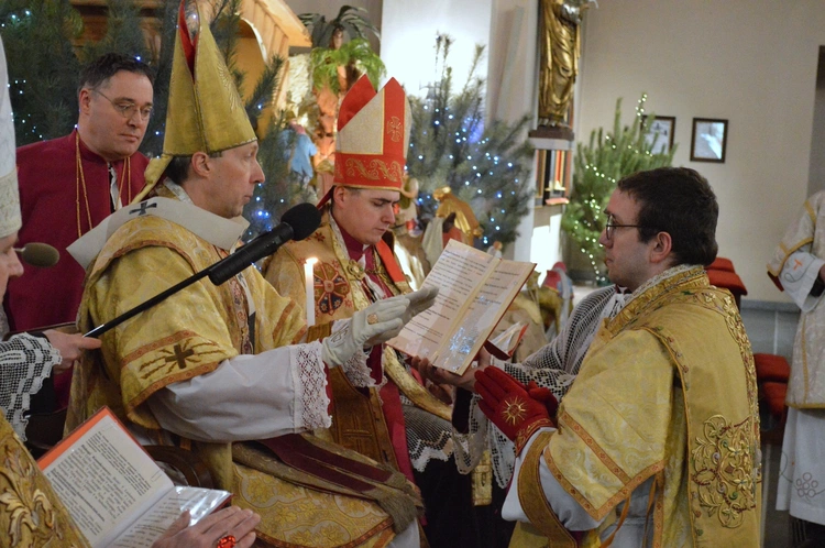Inscenizacja sakry biskupiej ks. Teodora Kubiny