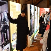 Niezwykła wystawa o sztuce i architekturze diecezji lubuskiej dotarła do Ośna Lubuskiego