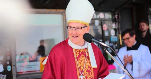 Z Litomierzyc, przez Śnieżkę, do Pragi