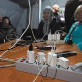 Rosja uderza w cywilów. Ukraina próbuje przetrwać najtrudniejszą zimę wojny