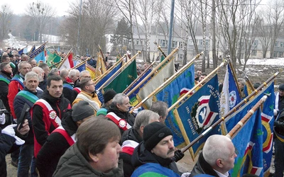 Gołębiarze z całego kraju oddali hołd ofiarom tragedii budowlanej. 