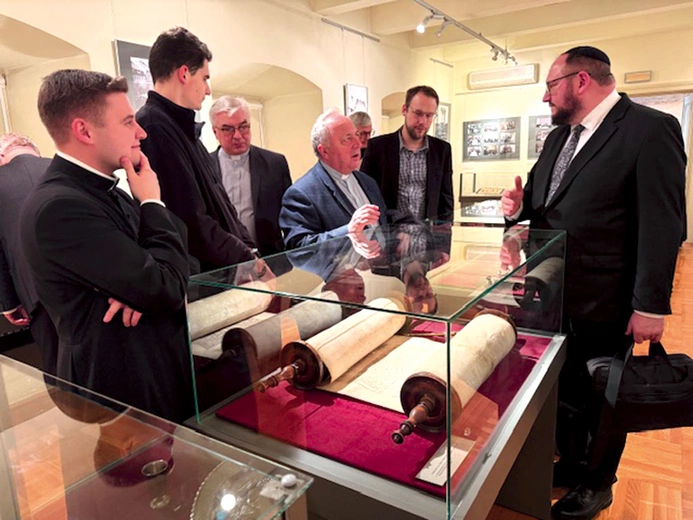 Wystawę zaprezentowano podczas obchodów Dnia Judaizmu w Płocku, co stało się okazją do wspólnych dyskusji i refleksji. 