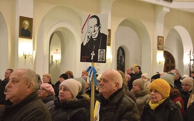 Wierni modlili się w intencji kanonizacji bł. Stefana Wyszyńskiego.
