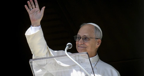 „Poproszę kurczaka w sosie słodko-kwaśnym, sajgonki i pierożki” - dla kard. Roberta Prevosta