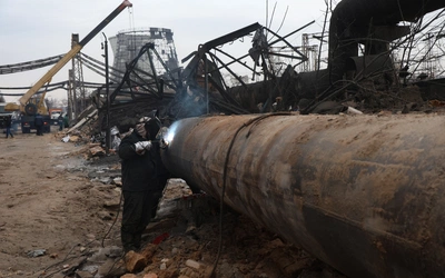 Zniszczenia w elektrociepłowni Darnicka  po rosyjskim ataku rakietowym