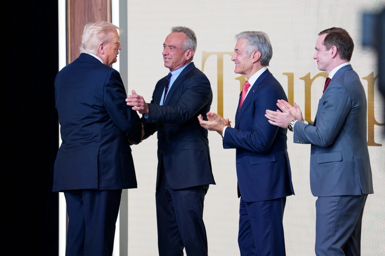 Trump czyni Ameryką znów wielką