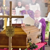 Msza św. pogrzebowa bp. Juliana Wojtkowskiego