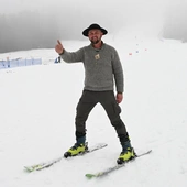 Kluszkowce. Narciarskie zjazdy w portkach i spódnicach 