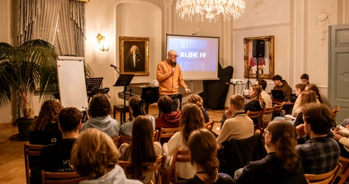 Lider zaczyna od siebie