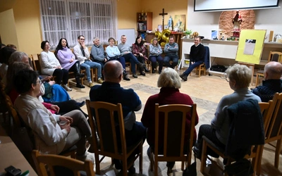 Rozmowa małżonków o szczęściu w codzienności