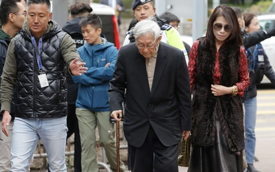 "Sądowa farsa". Prodemokratyczny potentat prasowy Jimmy Lai skazany na 20 lat więzienia