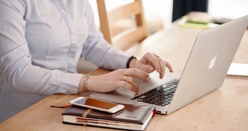 Cena jednego kliknięcia. Maile z niebezpieczną treścią - jak je rozpoznawać?