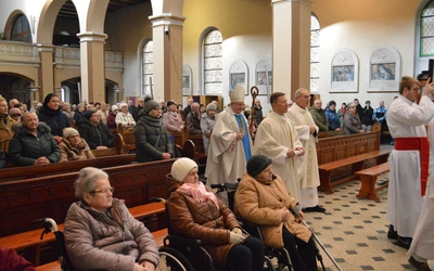 Dzień Chorego 2026. Bp Adam Wodarczyk sprawował Mszę św. w parafii św. Jadwigi w Chorzowie