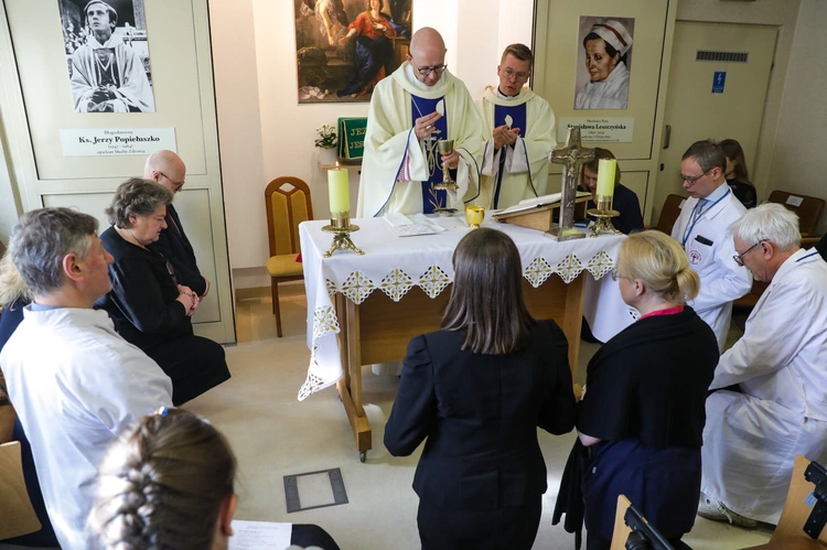 Podczas Mszy w szpitalu