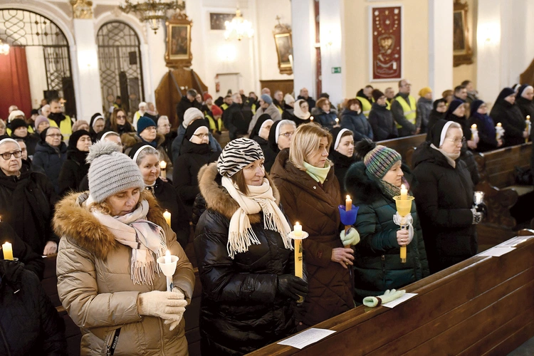 W trakcie Mszy uczestnicy odnowili swoje śluby.