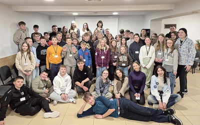 Rekolekcje poprowadzili ks. Michał Plichta i prawie 10 animatorów. Odwiedził ich ks. Sylwester Mroczek – diecezjalny moderator Ruchu.