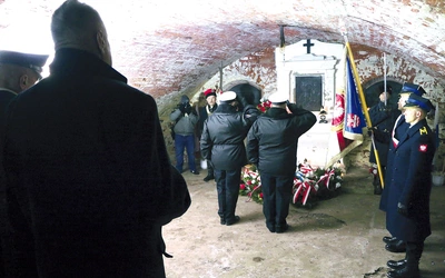 W miejscach uświęconych krwią rodaków co roku odbywają się uroczystości rocznicowe. 