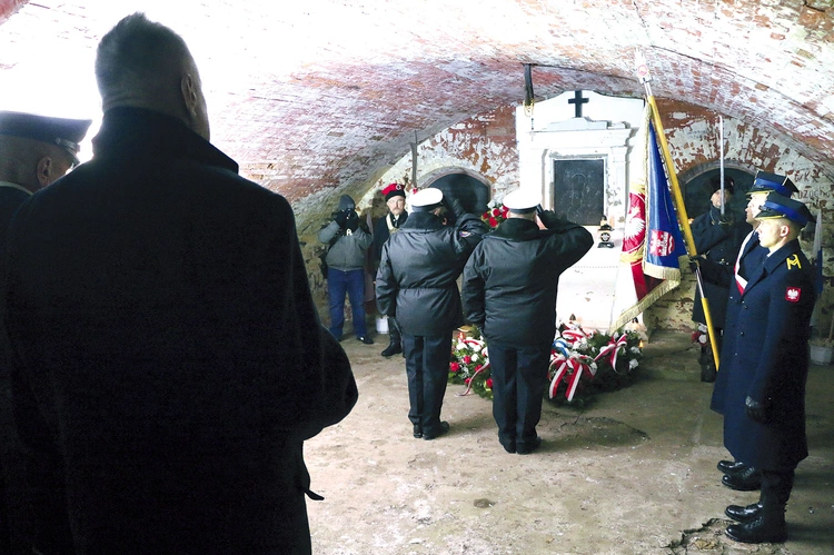 W miejscach uświęconych krwią rodaków co roku odbywają się uroczystości rocznicowe. 