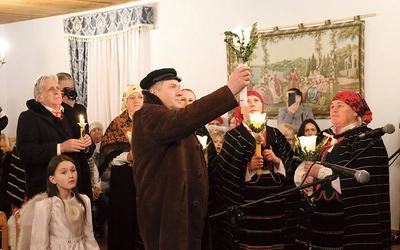 Koło Gospodyń Wiejskich „Grabowianki” z Grabowa nad Wisłą zaprezentowało zwyczaje i obrzędy ludowe. 