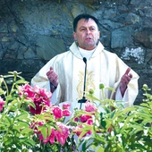 Ks. Krzysztof  Czech zaprasza  na spotkania  do Piwnicznej.