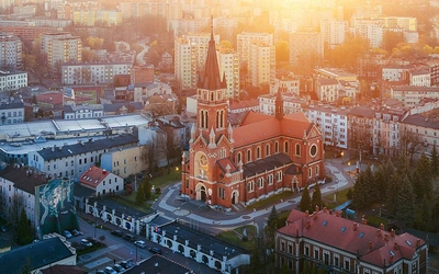 Pierwsza część raportu Komisji Wyjaśnienie i Naprawa dot. spraw wrażliwych w diecezji sosnowieckiej