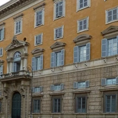 Przełożony Bractwa św. Piusa X w Watykanie